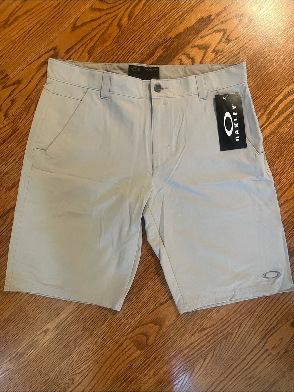 Oakley Men's Light Gray Flat Front Performance Shorts